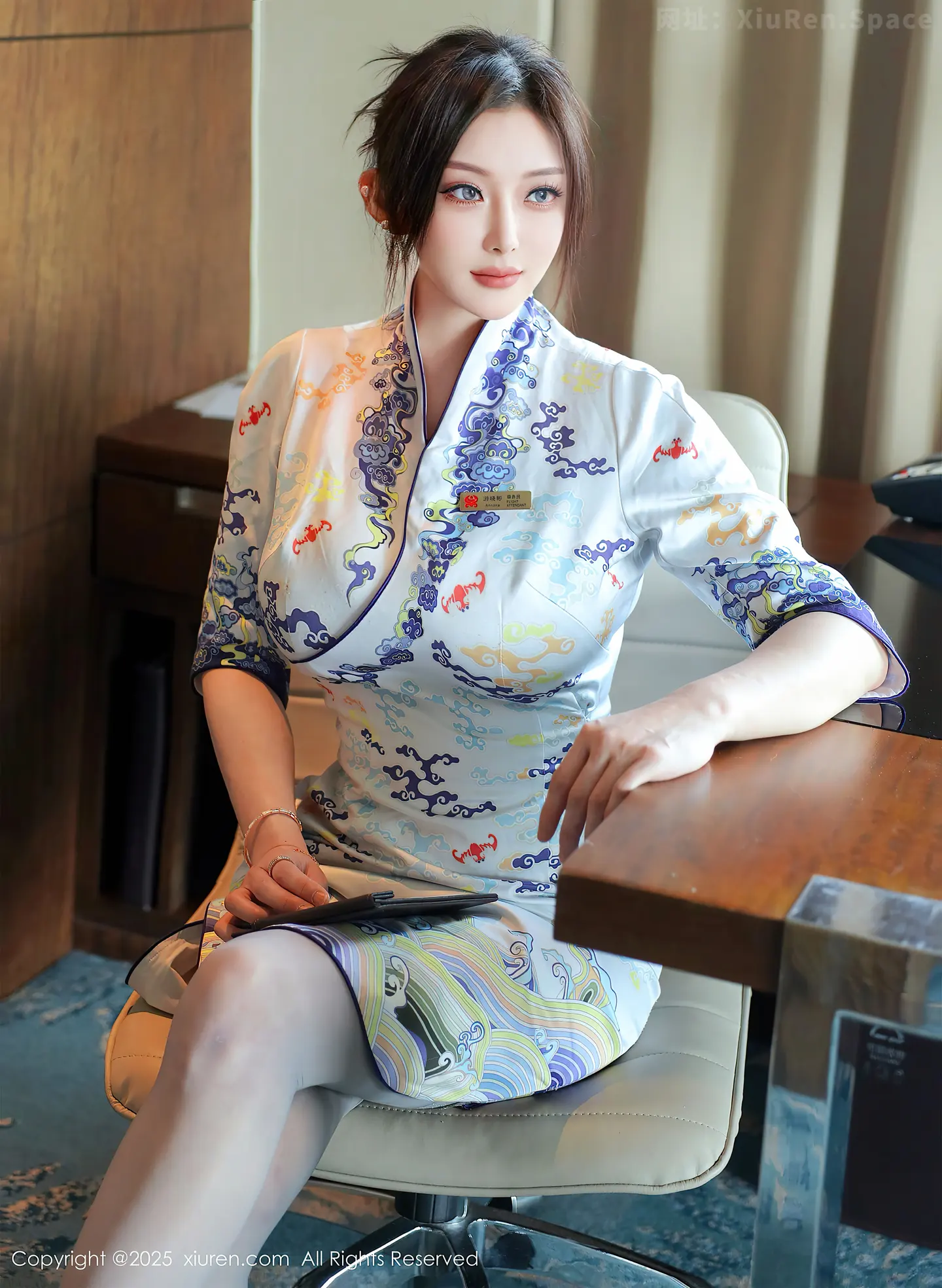 图片[3]-[XiuRen秀人网] VOL.10273 新人模特苏一诺性感青色旗袍露蓝色内衣配灰丝袜秀美腿诱惑写真79P-秀人网官方网站